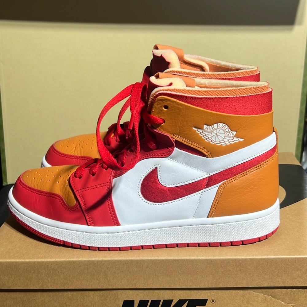 Air Jordan 1 Zoom CMFT Men’s 9/Women’s 10.5.  Worn once. Mint.